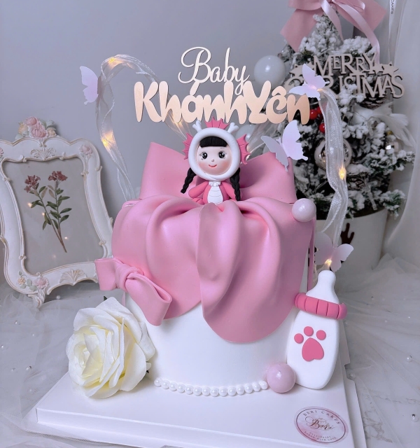 Bánh Kem Tạo Hình Bé Gái