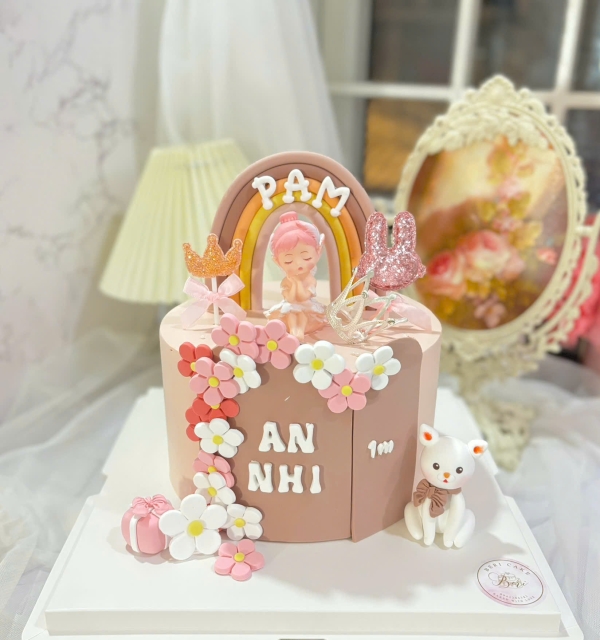 Bánh Kem Tạo Hình Bé Gái
