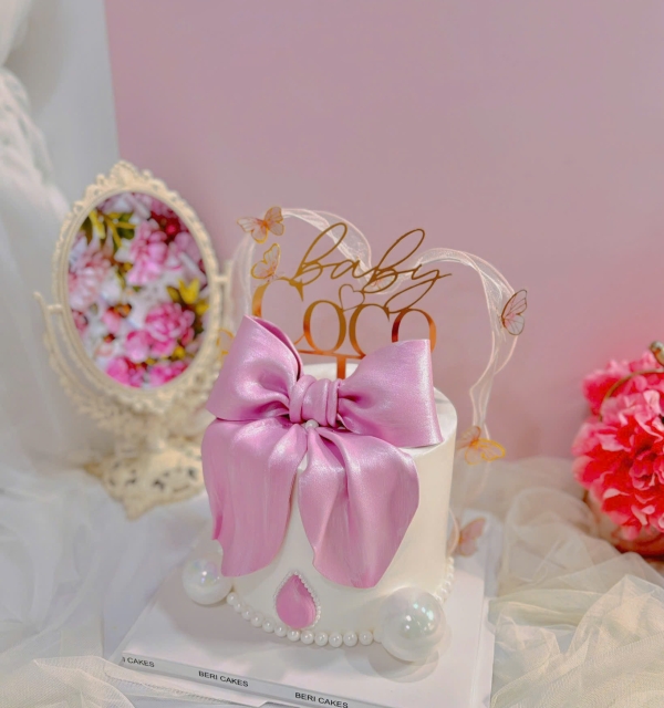 Bánh Kem Tạo Hình Bé Gái
