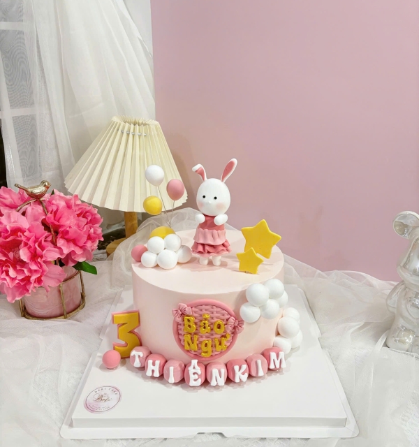 Bánh Kem Tạo Hình Bé Gái
