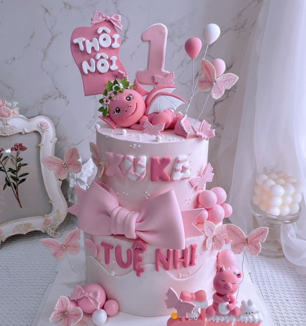 Bánh Kem Tạo Hình Bé Gái