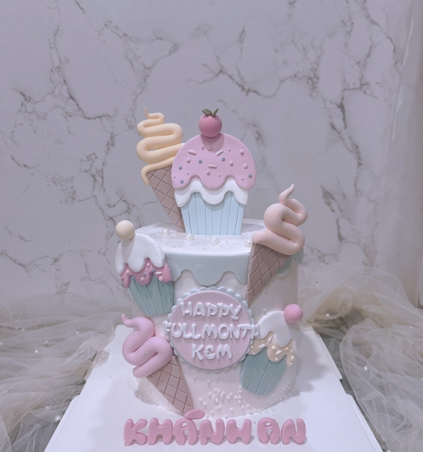 Bánh Kem Tạo Hình Bé Gái