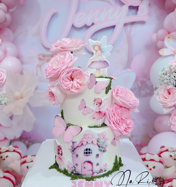 Bánh Kem Tạo Hình Bé Gái