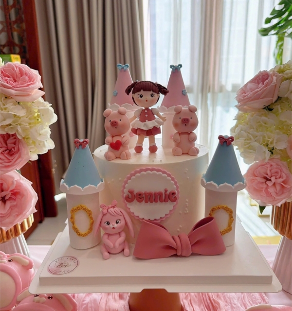 Bánh Kem Tạo Hình Bé Gái