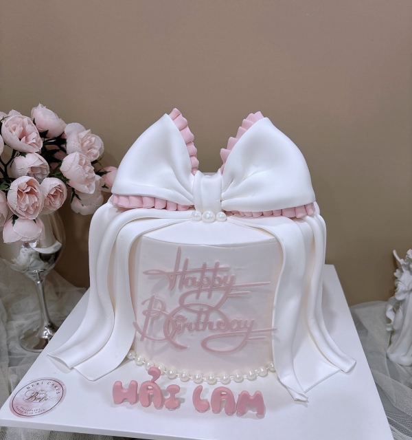 Bánh Kem Tạo Hình Bé Gái